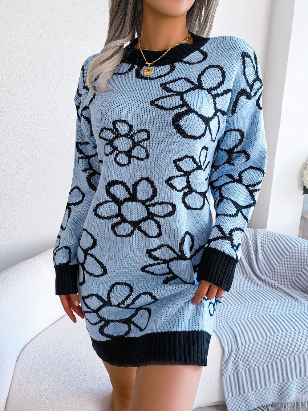 European American Women's Fashionable Spring Fall Flower Jacquard Pullovers Long-Sleeved Tops Stylish Korean Neck Design Front Sweaters