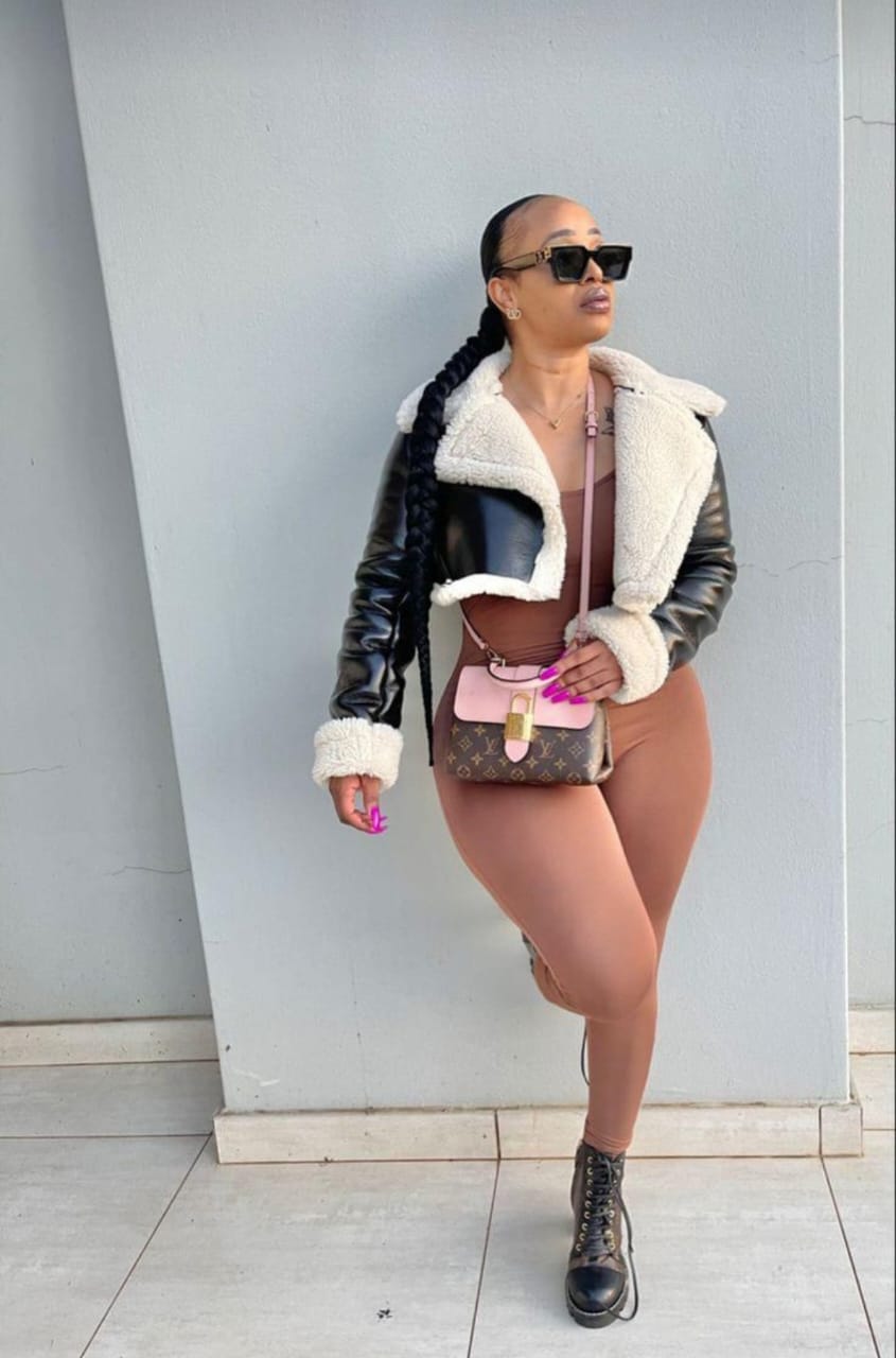 HIGH QUALITY LEATHER JACKET