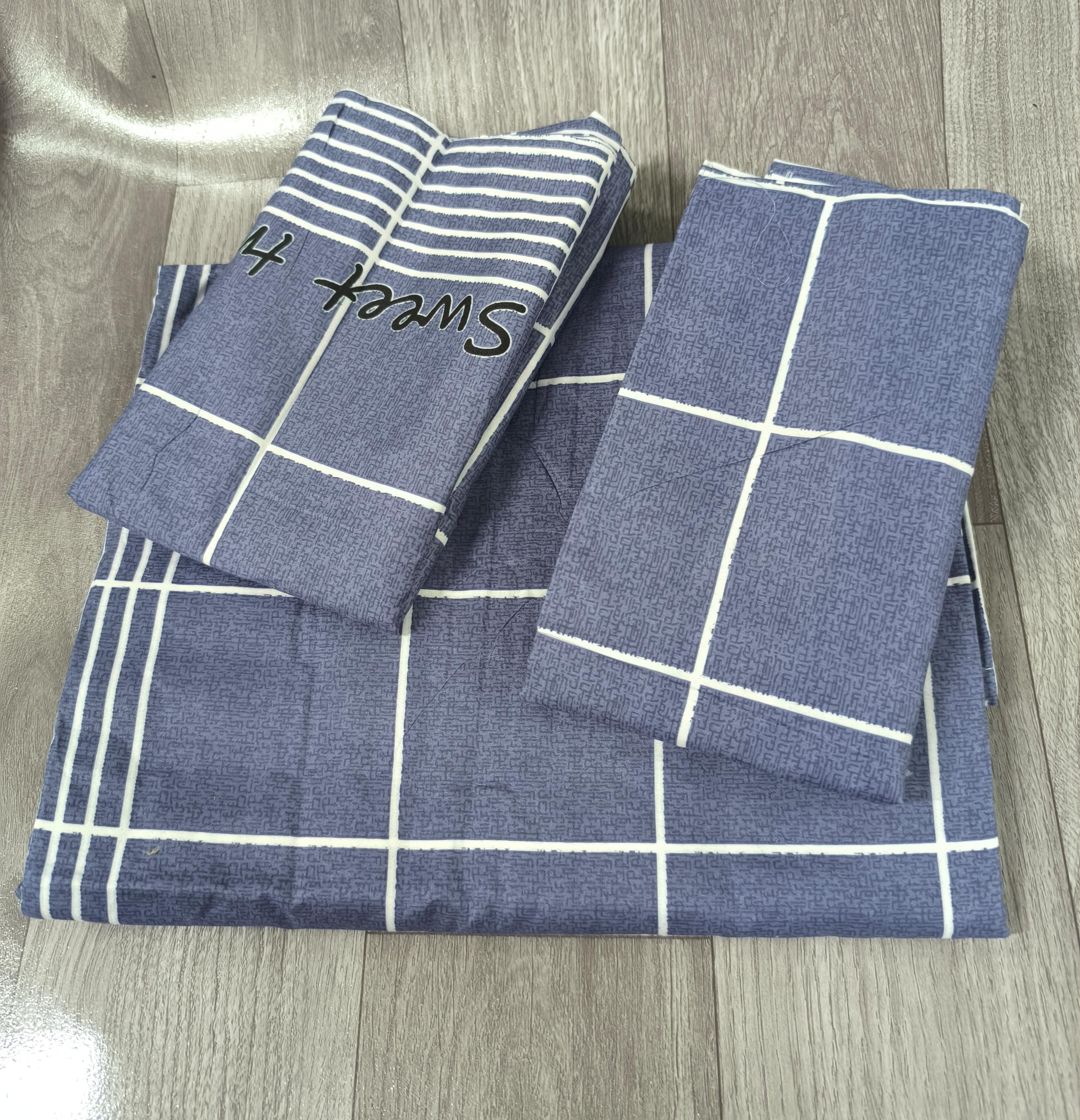 NEW STOCK!! ⏹️ 4 pieces bedsheet ⏹️ Includes 2 pcs bedsheet 2 pcs pillowcase Can fit 4*6/5"6 perfectly.*Offer*‼️Available at the shop.