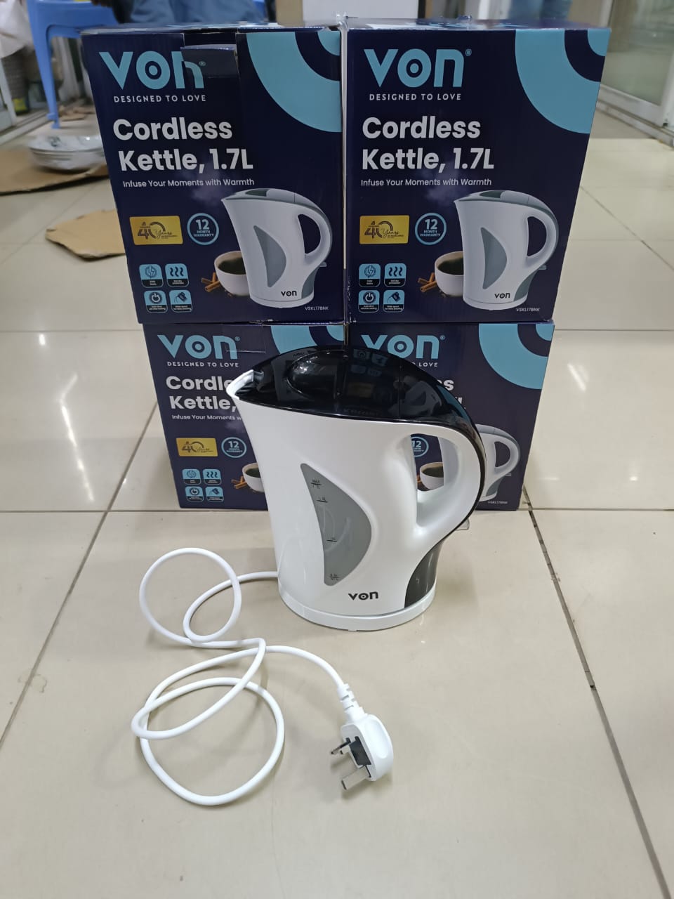 *CRAZY OFFER 



*VON VSKC17BNK 1.7 Litres Upright Corded Kettle*



  Offer Price*🔥



BLACK  white



Available at the shop✅