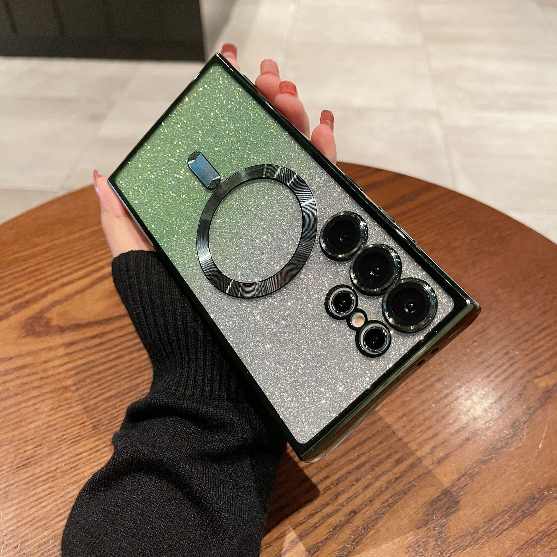 Suitable for Samsung Galaxy S25 Plus S24 Ultra S23 S22 S21 FE S20 Note20 Ultra Note 10 Plus cell phone case gradient glitter plating magnetic transparent drop-proof full package protective cover