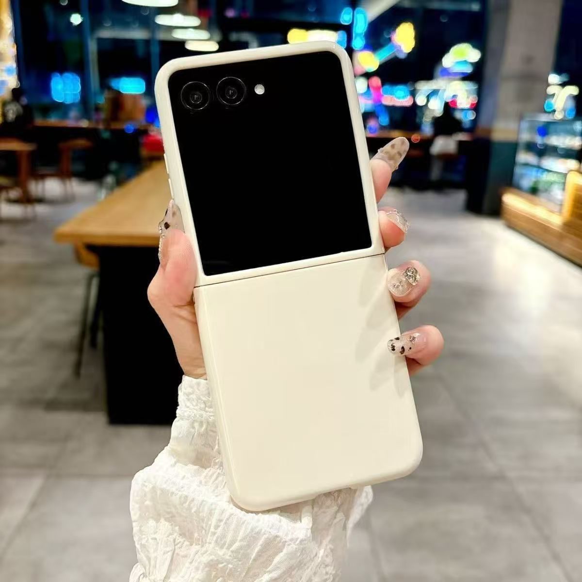 Suitable for Motorola Razr 50 Silicone Soft Case - Solid Colour Foldable Screen Phone Cover with Wrist Strap