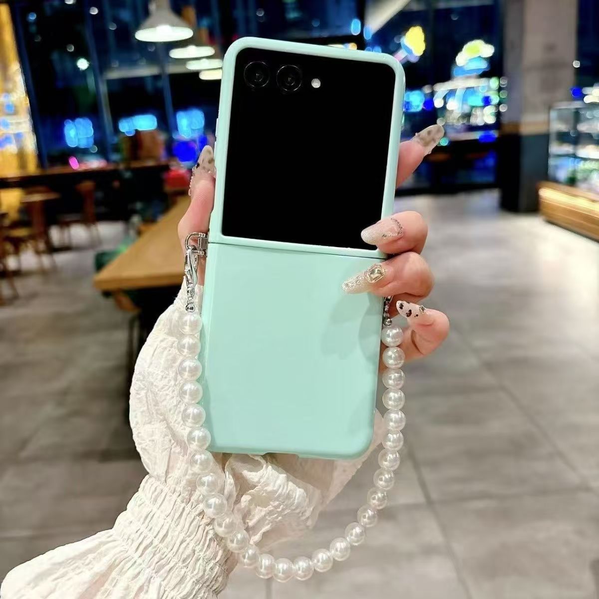 Suitable for Motorola Razr 50 Silicone Soft Case - Solid Colour Foldable Screen Phone Cover with Wrist Strap