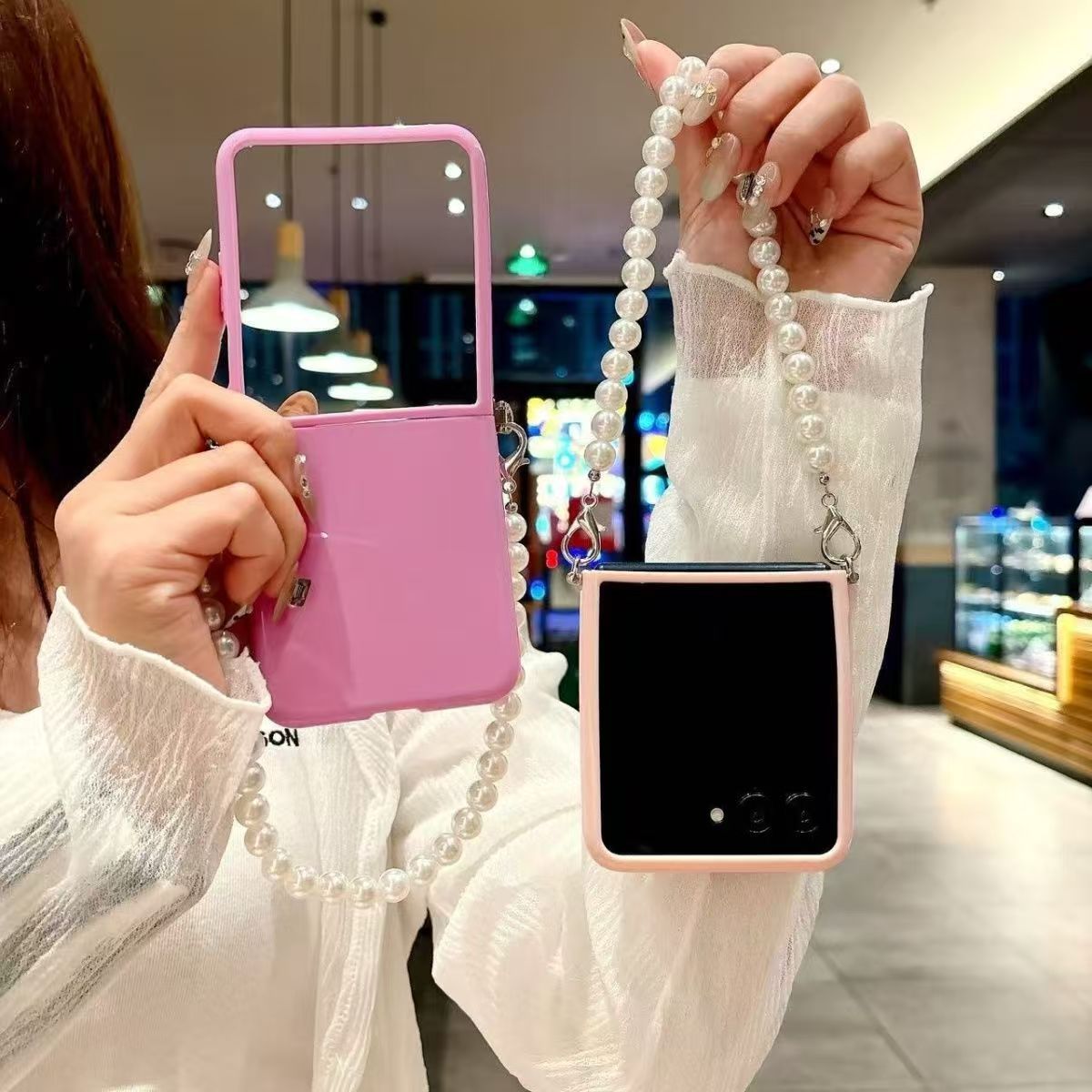 Suitable for Motorola Razr 50 Silicone Soft Case - Solid Colour Foldable Screen Phone Cover with Wrist Strap