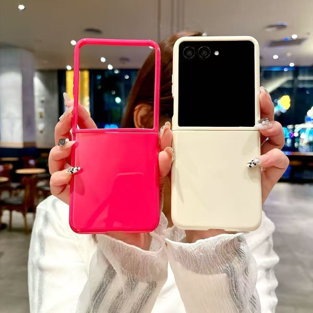 Suitable for Motorola Razr 50 Silicone Soft Case - Solid Colour Foldable Screen Phone Cover with Wrist Strap