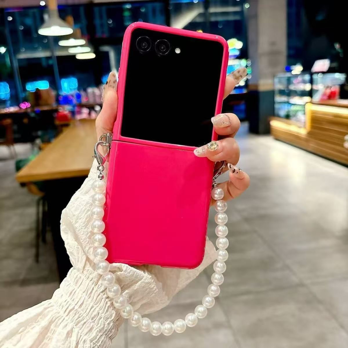 Suitable for Motorola Razr 50 Silicone Soft Case - Solid Colour Foldable Screen Phone Cover with Wrist Strap