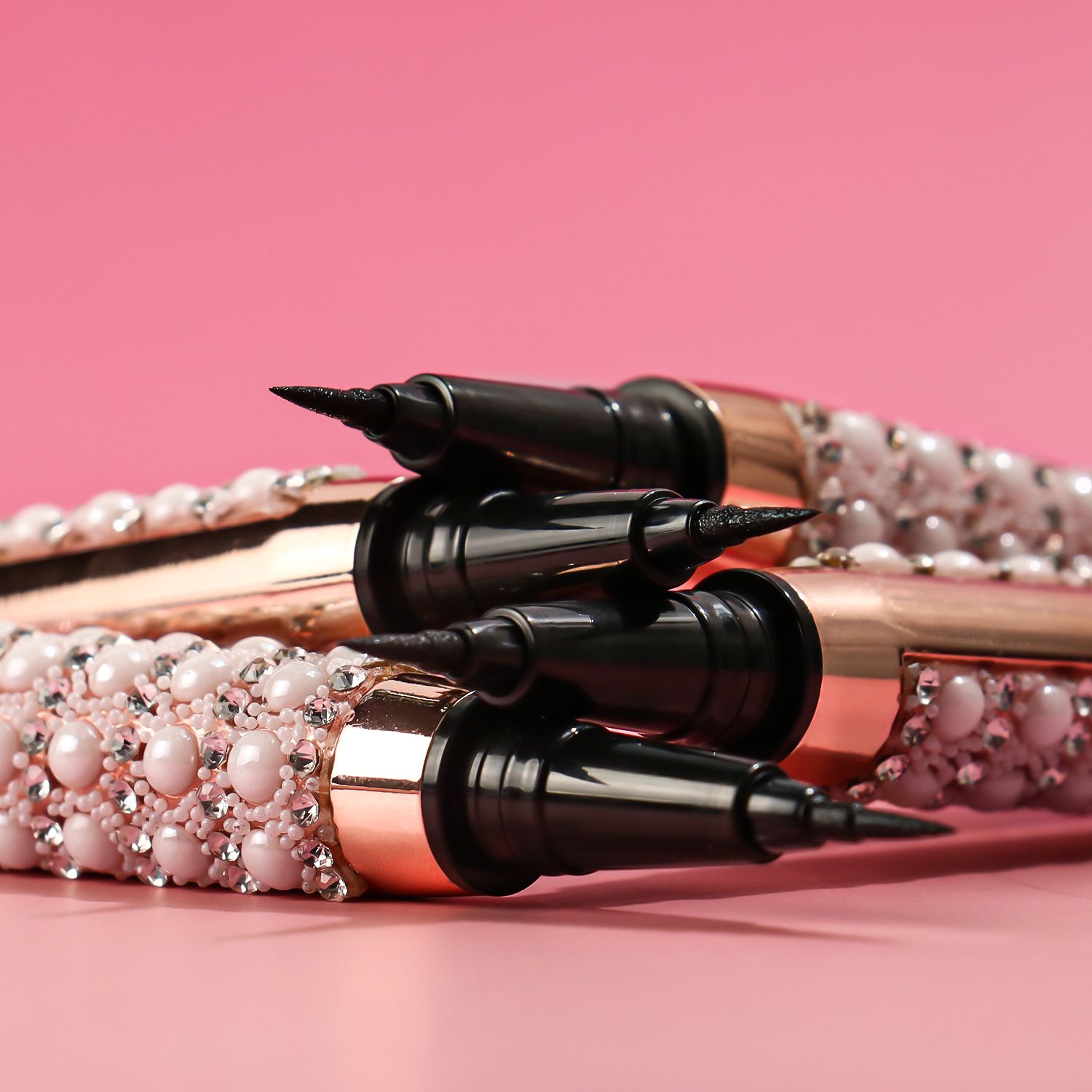 SZVILIMZ Eyeliner Quick-drying No dizzy Easy to carry Lasting color Good color rendering Waterproof and sweat-proof Long time without makeup