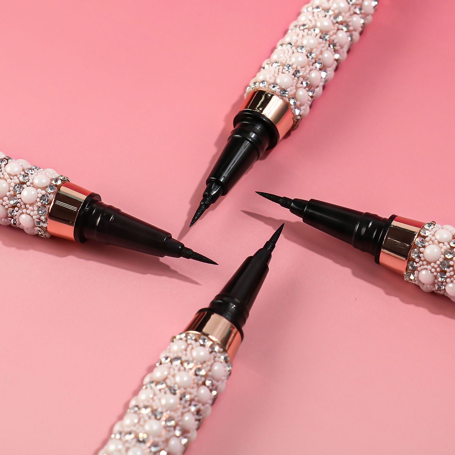SZVILIMZ Eyeliner Quick-drying No dizzy Easy to carry Lasting color Good color rendering Waterproof and sweat-proof Long time without makeup