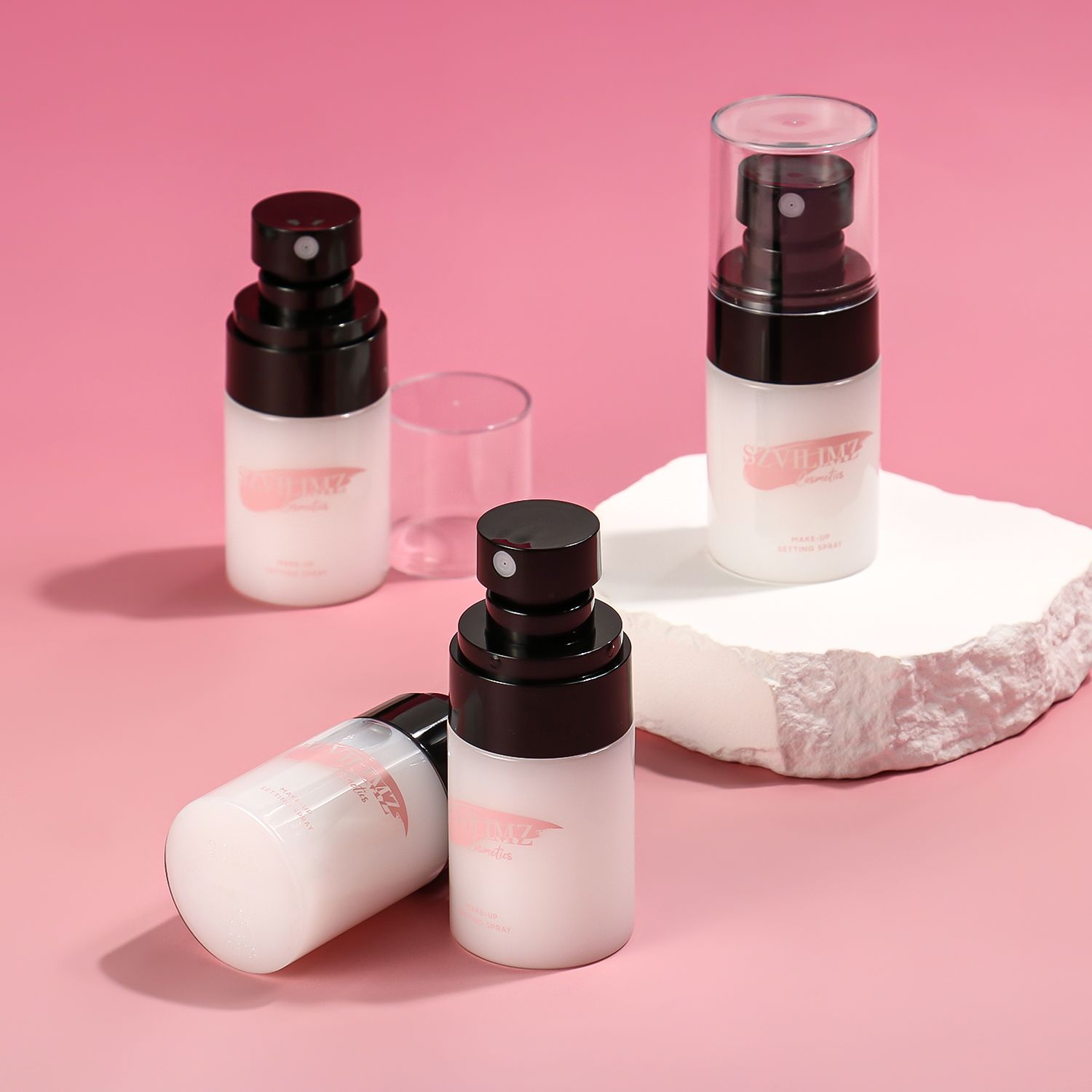 SZVILIMZ Long-lasting makeup Fast film-forming Adaptable to high temperature Oil control Waterproof and sweat-proof
Moisturizes the skin Evenly atomized
