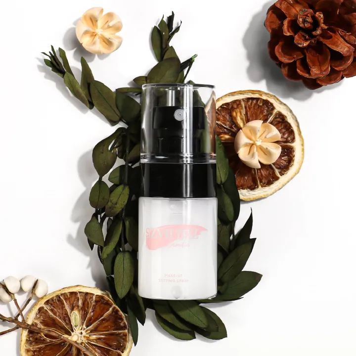 SZVILIMZ Long-lasting makeup Fast film-forming Adaptable to high temperature Oil control Waterproof and sweat-proof
Moisturizes the skin Evenly atomized