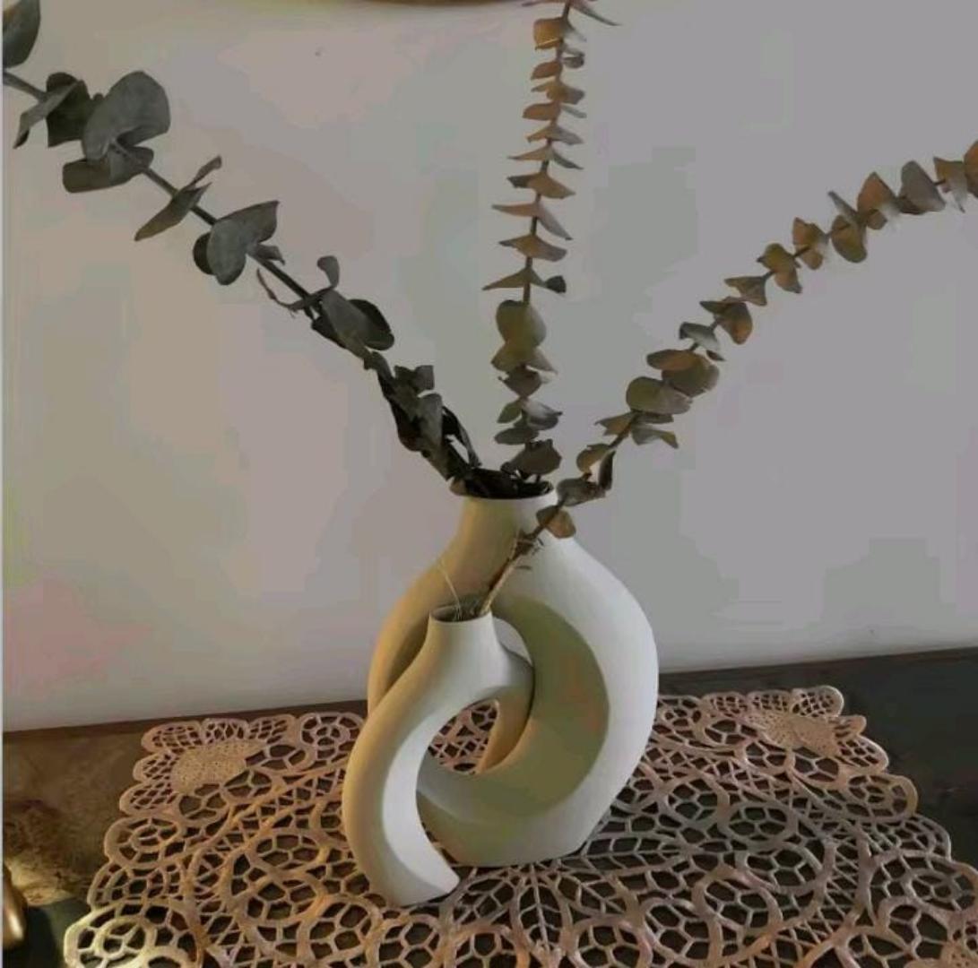 *✅2 in 1 decorative doughnut vase available...*