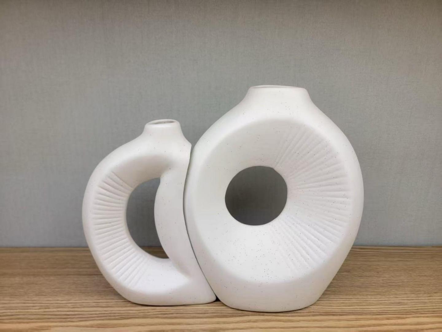 *✅2 in 1 decorative doughnut vase available...*