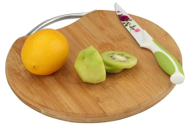 New arrivals🎉🎉

High quality Round bamboo chopping board with handle 
Size 32cmby32cm