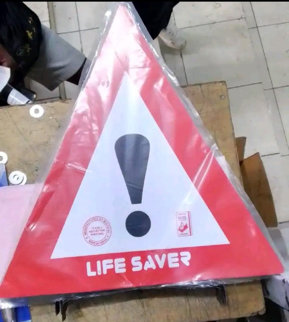 Car Emergency Safety Kit – First Aid Kit, Fire Extinguisher & Warning Triangle