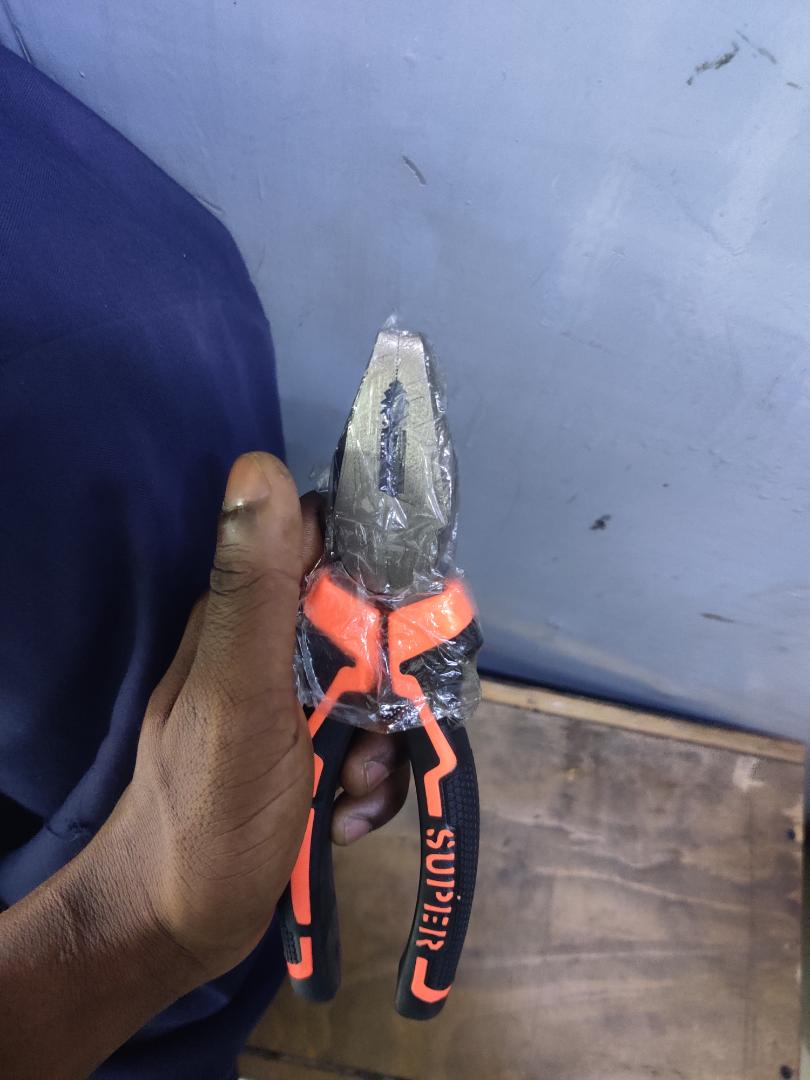 INSULATED STEEL PLIERS