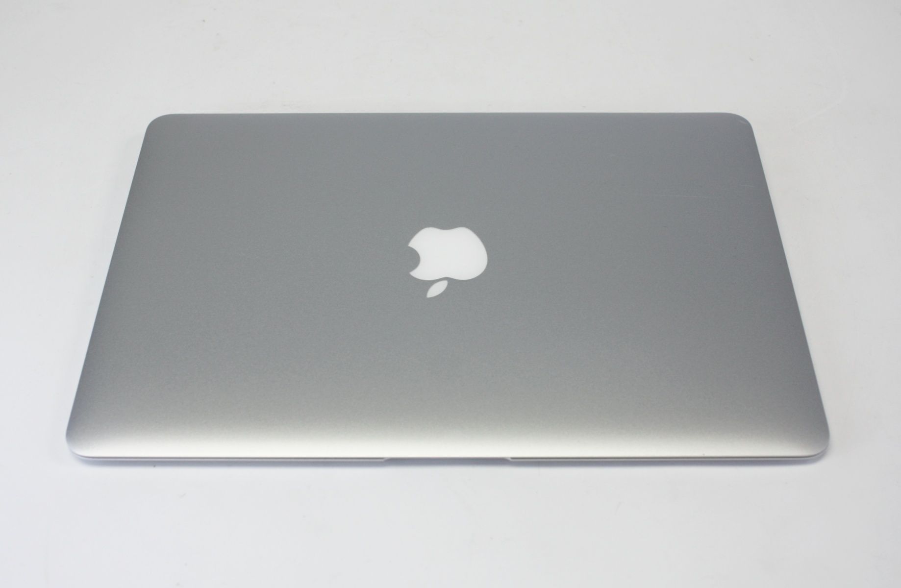 Apple MacBook Air 2015 14″ Laptop – Intel Core i5, 4GB RAM, 256GB SSD, Ultra-Slim Lightweight macOS Notebook for Work, Study & Everyday Use