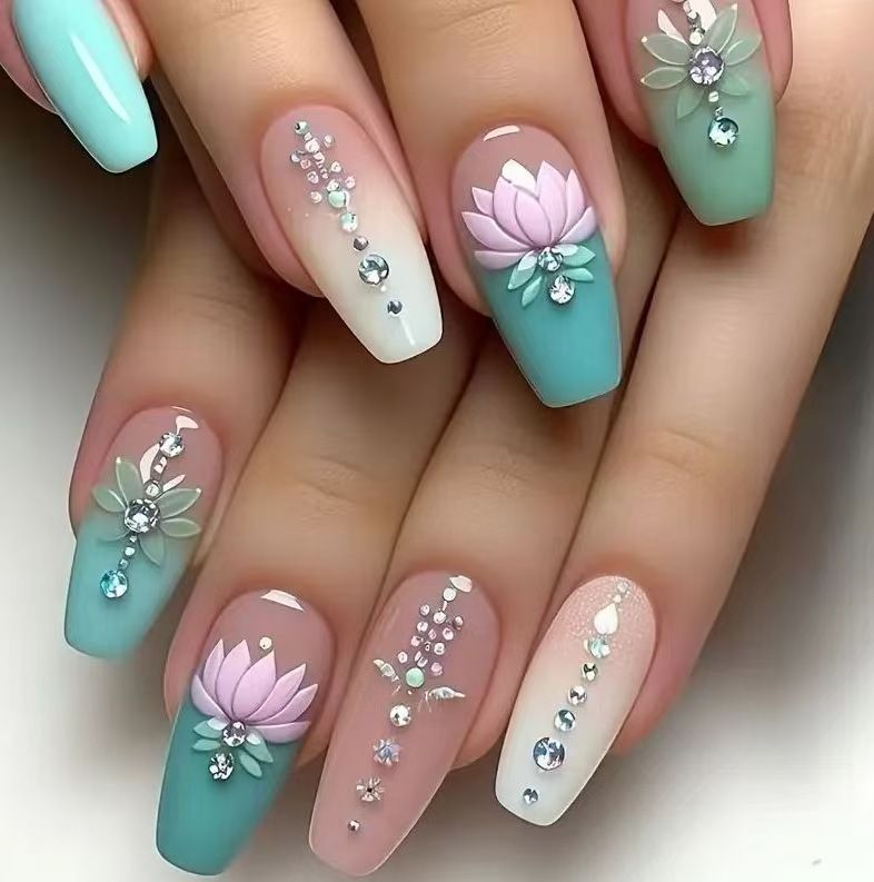 New best-selling, fashionable and classic nail art pieces, fresh and light green gradient lotus flower long wearable nail art pieces, press nail art, removable nail art