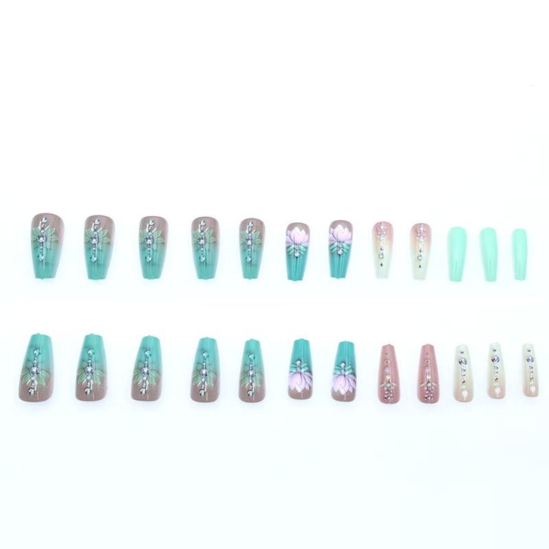 New best-selling, fashionable and classic nail art pieces, fresh and light green gradient lotus flower long wearable nail art pieces, press nail art, removable nail art