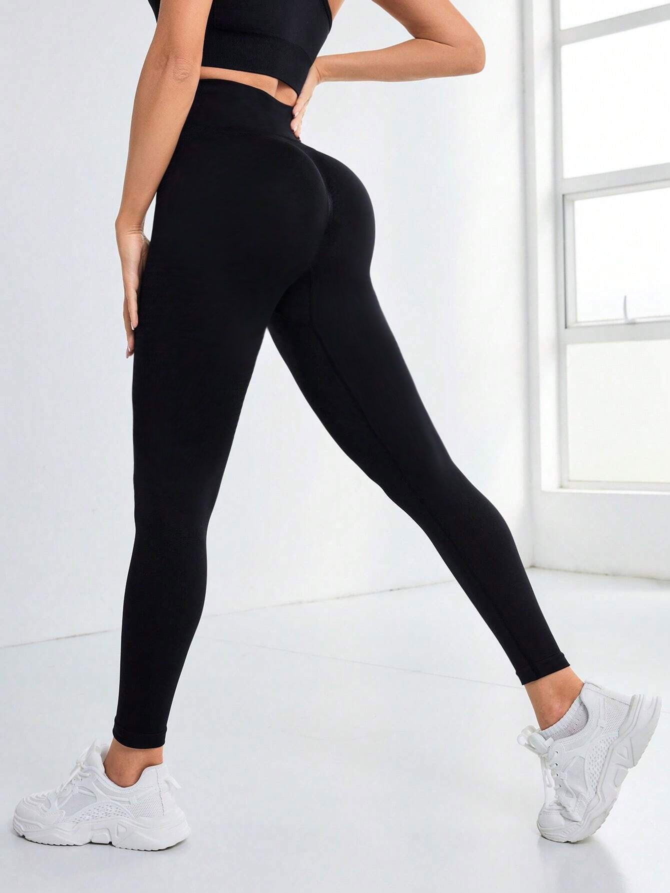 Girls wear peach buttocks cropped yoga pants to tighten their abdomen and tight shark leggings Black