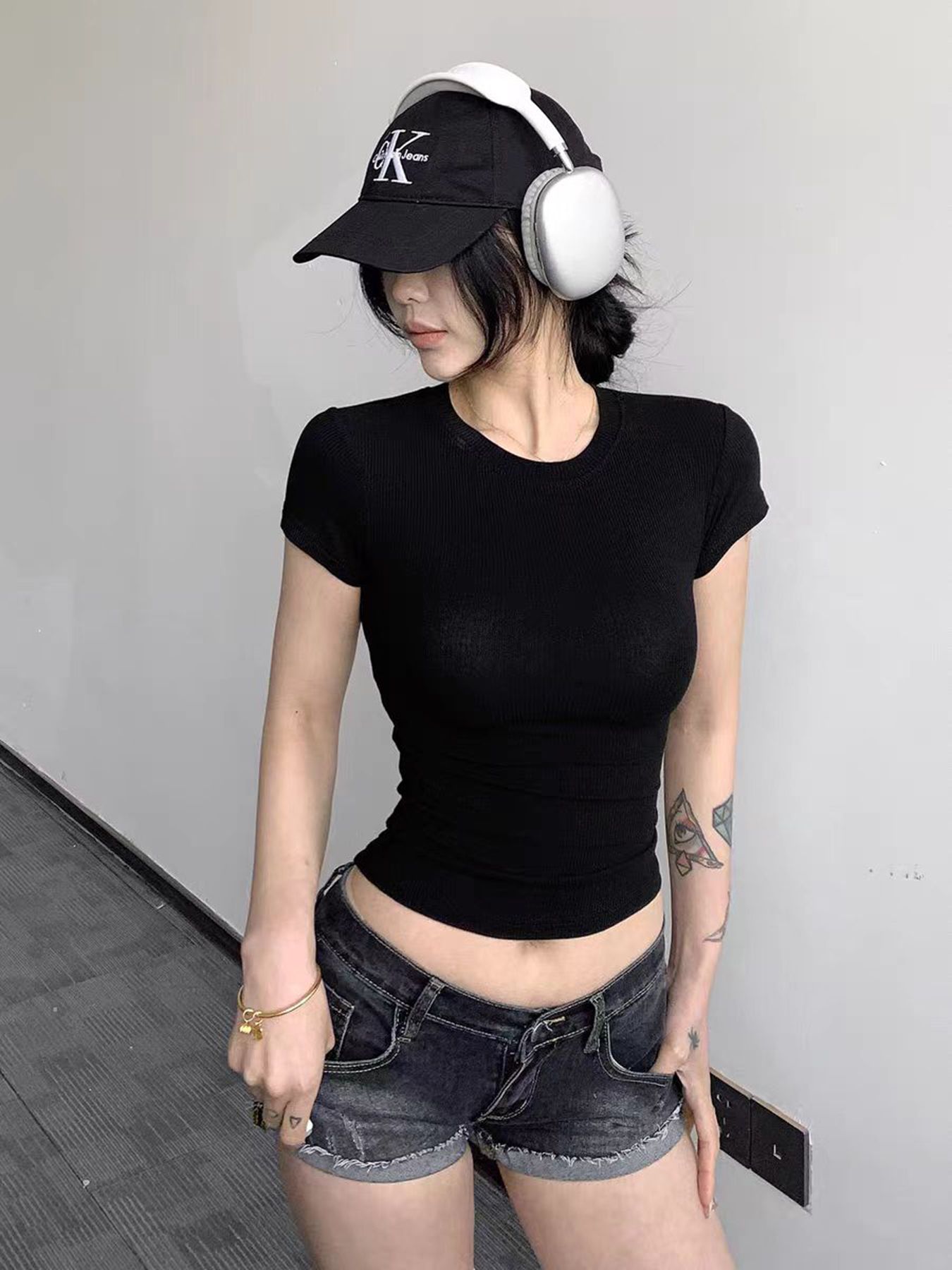 Women's black ice silk top round neck short sleeve high waist slim fit t-shirt Black