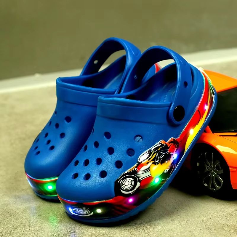 Kid's LED Clogs Boys and Girls Garden Shoes Beach Water Shoes Cute Cartoon Slides Sandals Lightweight Sandals Non-Slip LED Flashing Girl Boy Toddler Sneaker Hole Sandals Walker Children's Boots