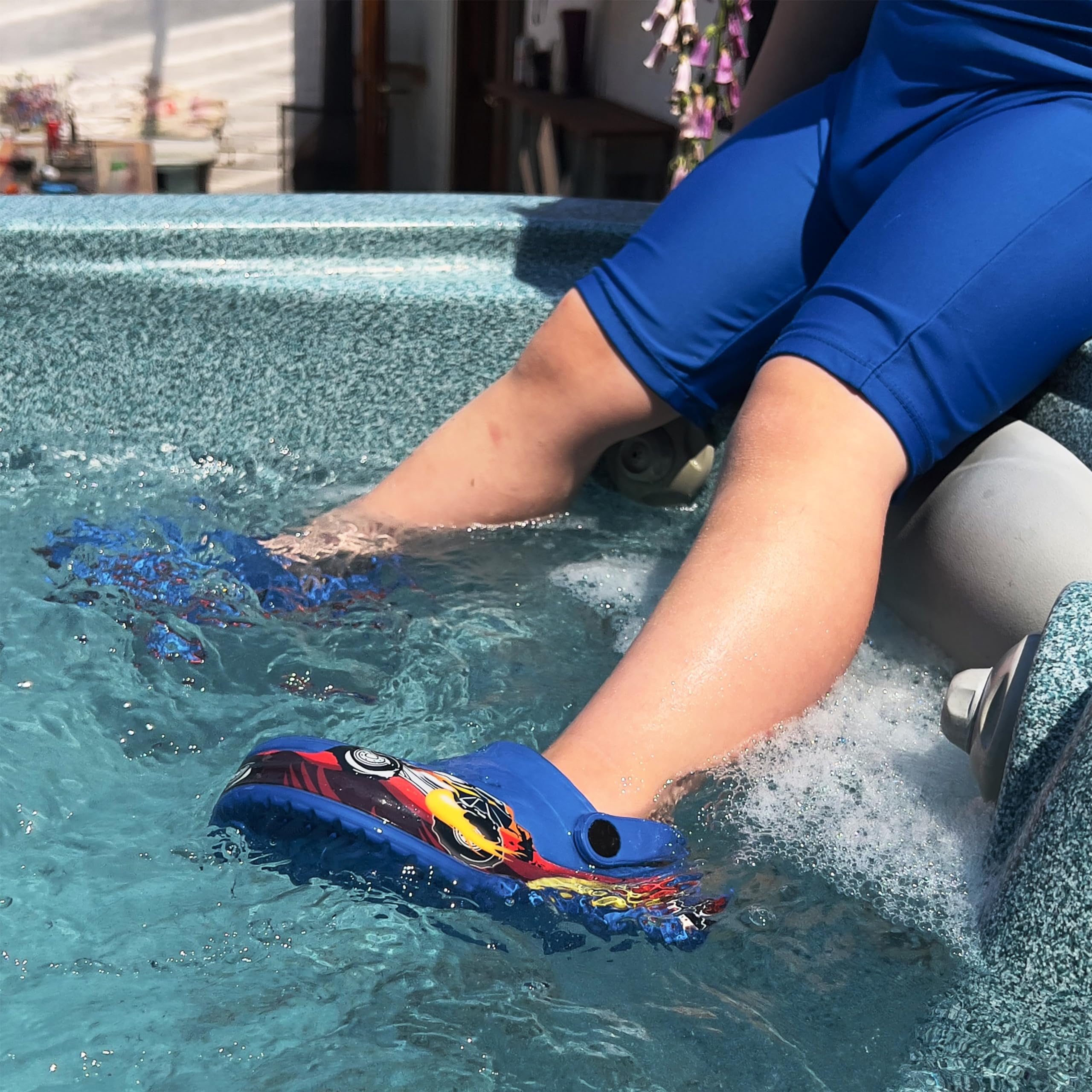 Kid's LED Clogs Boys and Girls Garden Shoes Beach Water Shoes Cute Cartoon Slides Sandals Lightweight Sandals Non-Slip LED Flashing Girl Boy Toddler Sneaker Hole Sandals Walker Children's Boots
