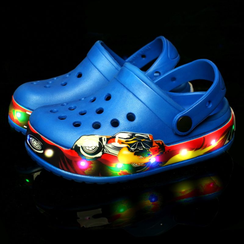 Kid's LED Clogs Boys and Girls Garden Shoes Beach Water Shoes Cute Cartoon Slides Sandals Lightweight Sandals Non-Slip LED Flashing Girl Boy Toddler Sneaker Hole Sandals Walker Children's Boots