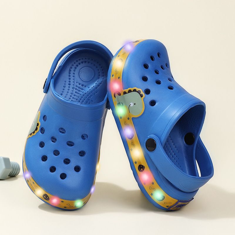 Kid's LED Clogs Boys and Girls Garden Shoes Beach Water Shoes Cute Cartoon Slides Sandals Lightweight Sandals Non-Slip LED Flashing Girl Boy Toddler Sneaker Hole Sandals Walker Children's Boots
