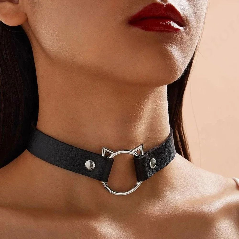 Individual and Exaggerated Cat-shaped Hollow Black Leather Collar, adjustable collar and neck ornament in punk rivet style，special  hip - hop style necklace