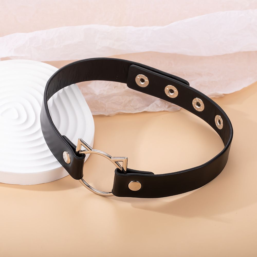 Individual and Exaggerated Cat-shaped Hollow Black Leather Collar, adjustable collar and neck ornament in punk rivet style，special  hip - hop style necklace