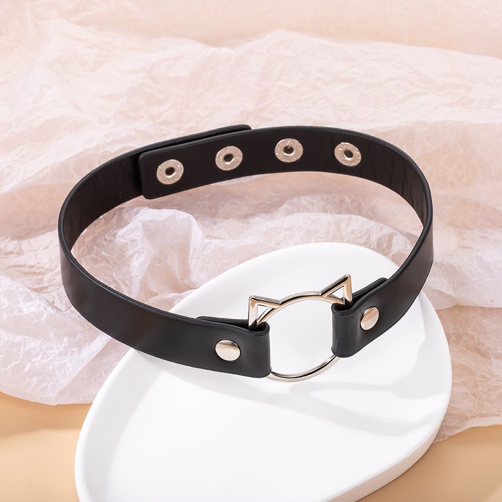 Individual and Exaggerated Cat-shaped Hollow Black Leather Collar, adjustable collar and neck ornament in punk rivet style，special  hip - hop style necklace