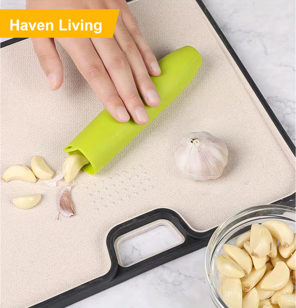 Efficient Garlic Peeler – Hand-Roll Silicone Tube for Easy Peeling, No More Picking with Nails, Dishwasher Safe & Reusable, Perfect Kitchen Gadget for Home Cooking, BBQ & Camping