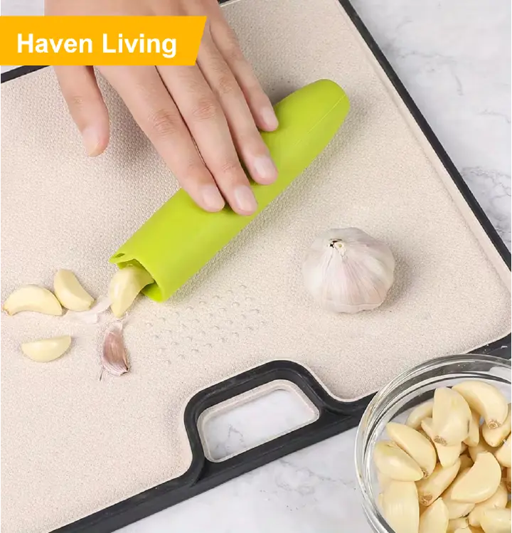 Efficient Garlic Peeler – Hand-Roll Silicone Tube for Easy Peeling, No More Picking with Nails, Dishwasher Safe & Reusable, Perfect Kitchen Gadget for Home Cooking, BBQ & Camping