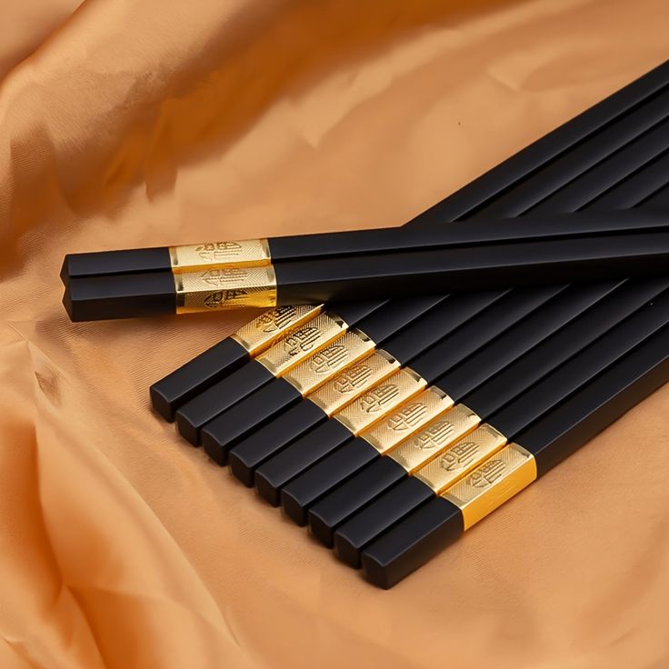 1 Pair Japanese Chinese Chopsticks Food Sushi Sticks Reusable Korean Chopsticks Set  Alloy Tableware Palillos Chinos