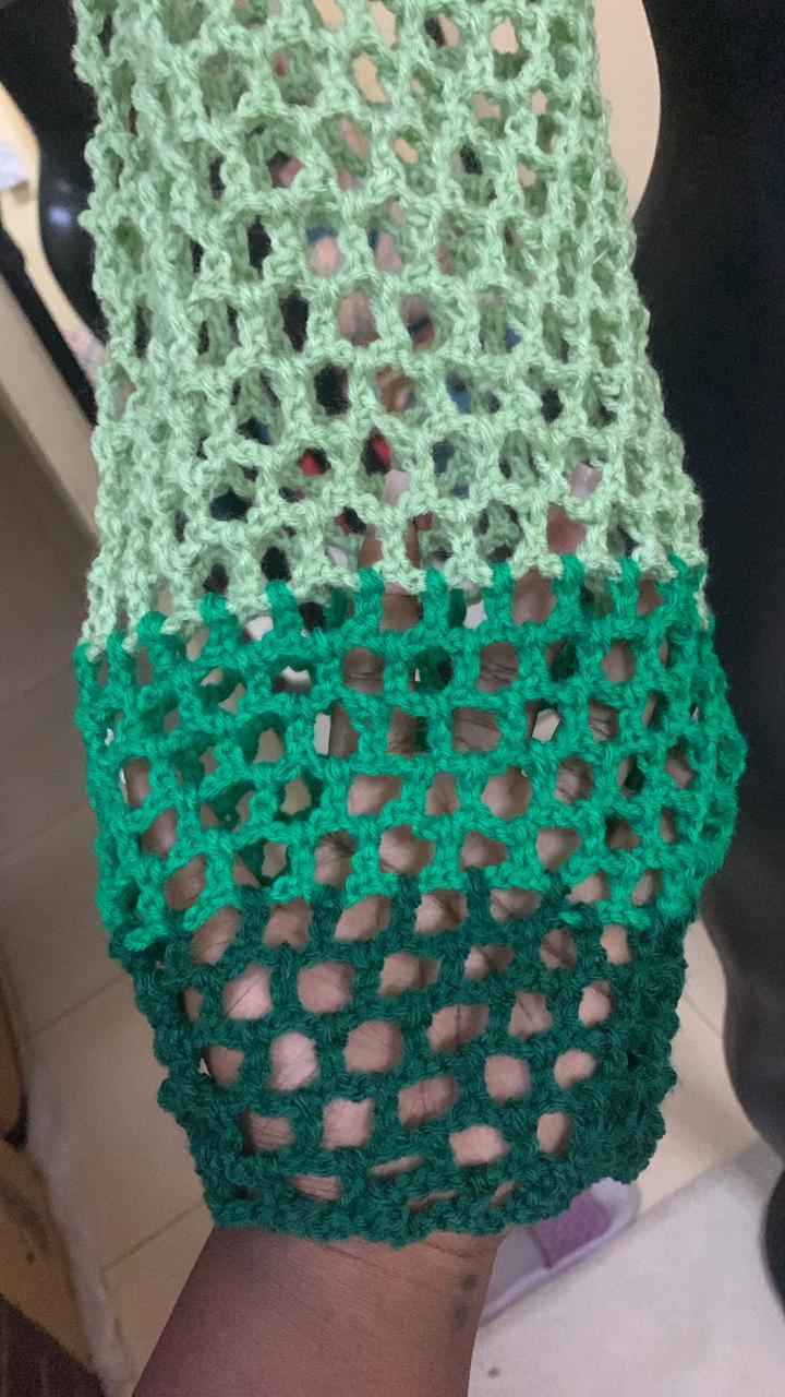 CROCHET CROP TOP SIZE  M-L