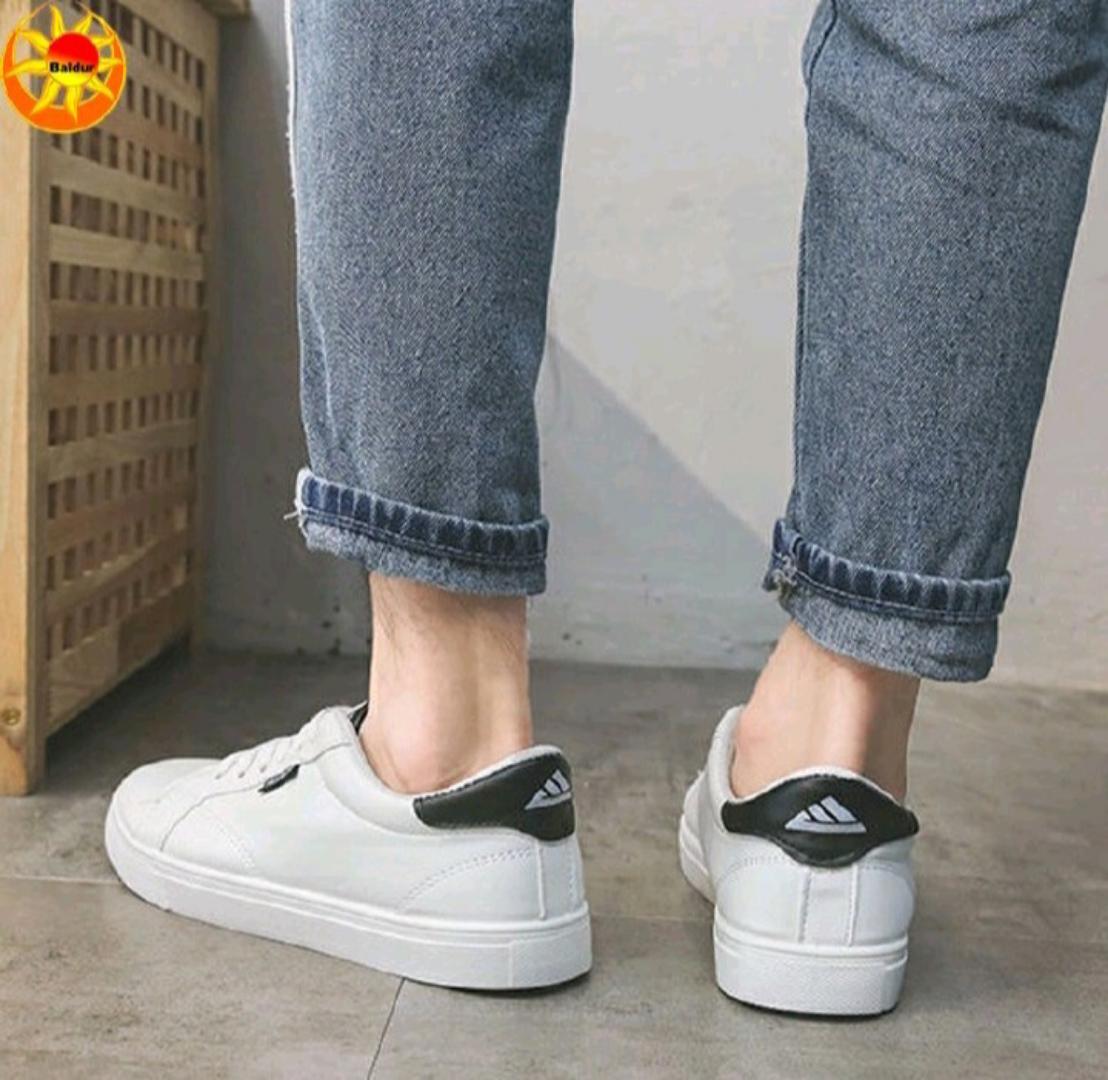 Men’s White Shoes women’s Breathable Rubber Low Upper Sport Shoes  casual Sneaker women’s  PU leather shoes boys Fashion Sneaker Classic lace-up sneakers