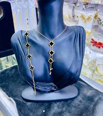 2 PCs van Cleef Fashion Ladies Short Necklace  & vancleef bracelet