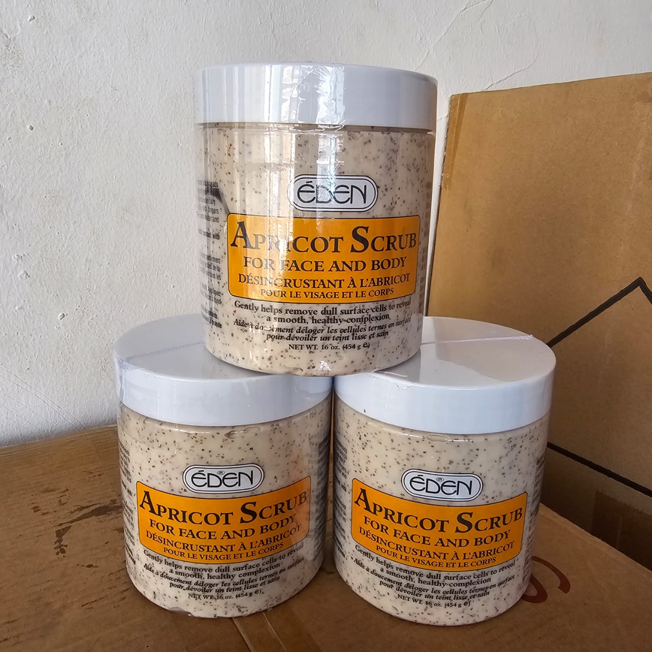 Eden Apricot Scrub For Face And Body-227g This is a deep cleansing body and facial scrub that quickly removes blackheads and impurities,unclogs pores