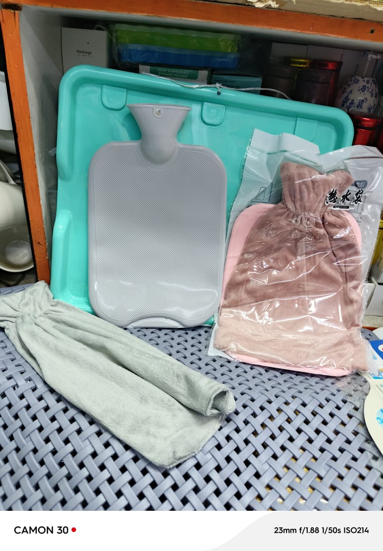 2 Litres Hot Water Bottle Bag Therapy Pain Relief.MATERIALS designed for exacting American health standards.This rubber hot water bottle is Eco-Friendly and UL Tested for safety and reliability.