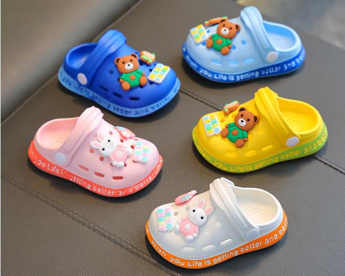Children's sandals soft bottom non-slip sandals slippers baby baby hole shoes