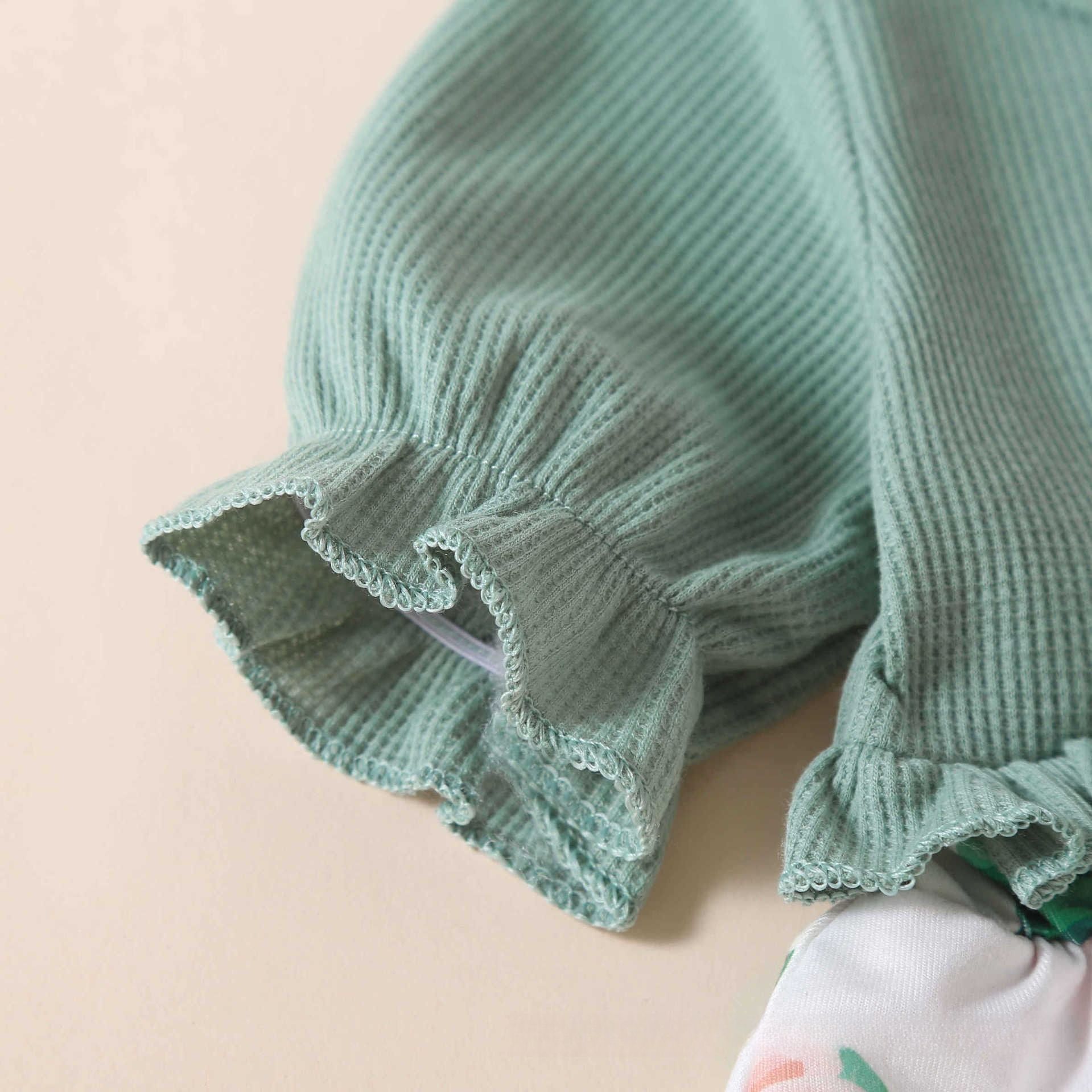 Spring and summer new baby jumpsuit girls knitted short-sleeved splicing printed skirt one-piece triangle crawl suit(Send Hairband)
