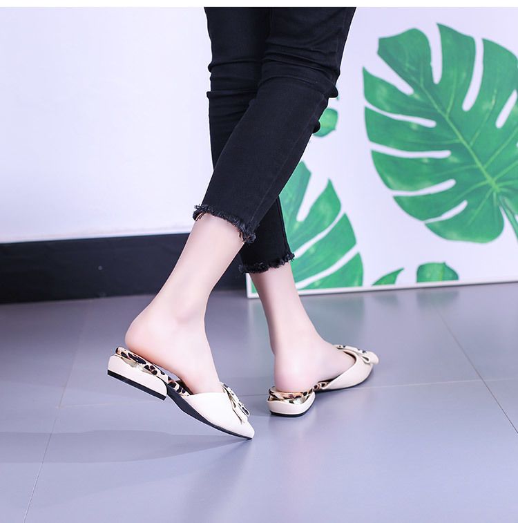 Pointed sandal slippers female external wear 2025 new summer shoes lazy slippers flat bottom small fragrant wind cool slippers
