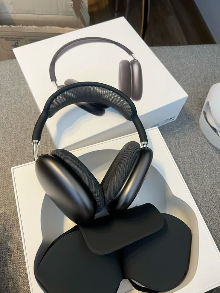 PMax Headphones with protective Case Premium Over-Ear Wireless Bluetooth Headset