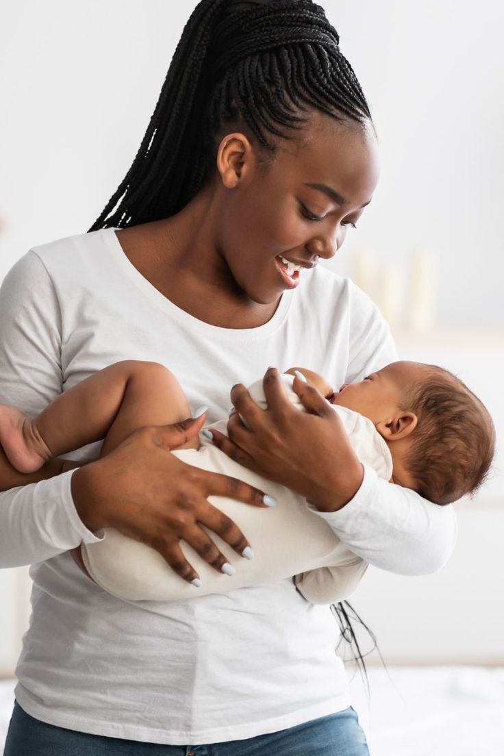 Portable Breastpump Hands Free Mini Wireless Double Wearable Electric Breast Pump for Breastfeeding