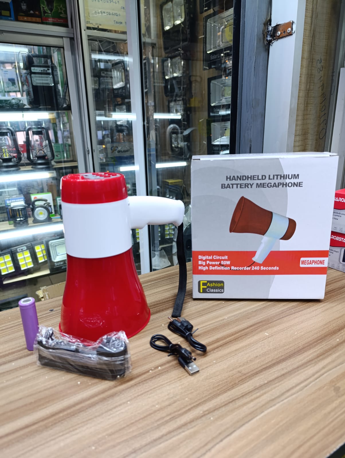 *Handheld Megaphone*

* Big Power 50W.

* Digital circuit.

* High Definition Recorder 240 seconds.

* Waterproof and dustproof.

* Rechargeable lithium battery.

 _*PRICE=offer