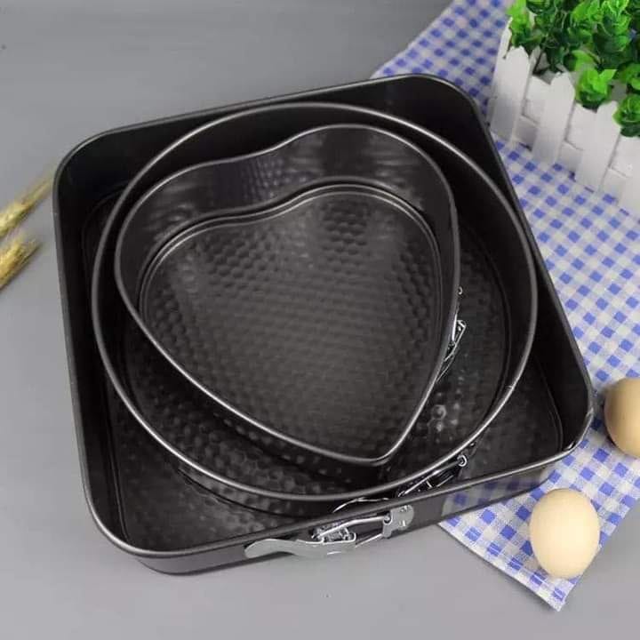 3PCS Non-Stick Cake Mould Set – Bake Like a Pro!
Create perfect cakes every time with this versatile 3-piece round mould set. Whether you’re baking a birthday cake, layered dessert, or everyday treat,