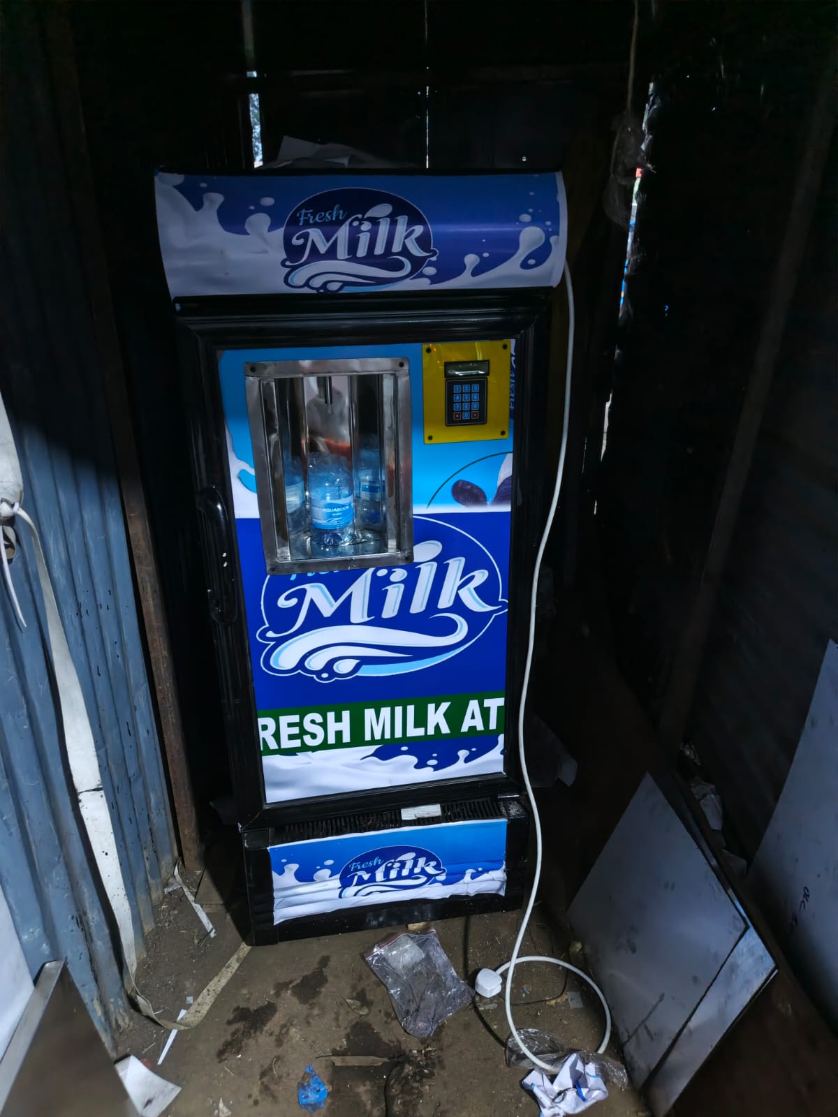 Milk ATM –  72 stainless tank
Bring convenience to your shop with this efficient Milk ATM designed for fast, accurate dispensing! Perfect for high-rotation shops w