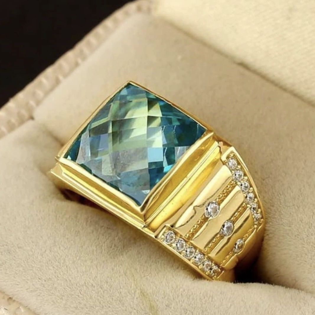 Classic Men's Ring Fashion Metal Gold Color Inlaid Black Stone Zircon Punk Rings for Men Engagement Wedding Luxury Jewelry