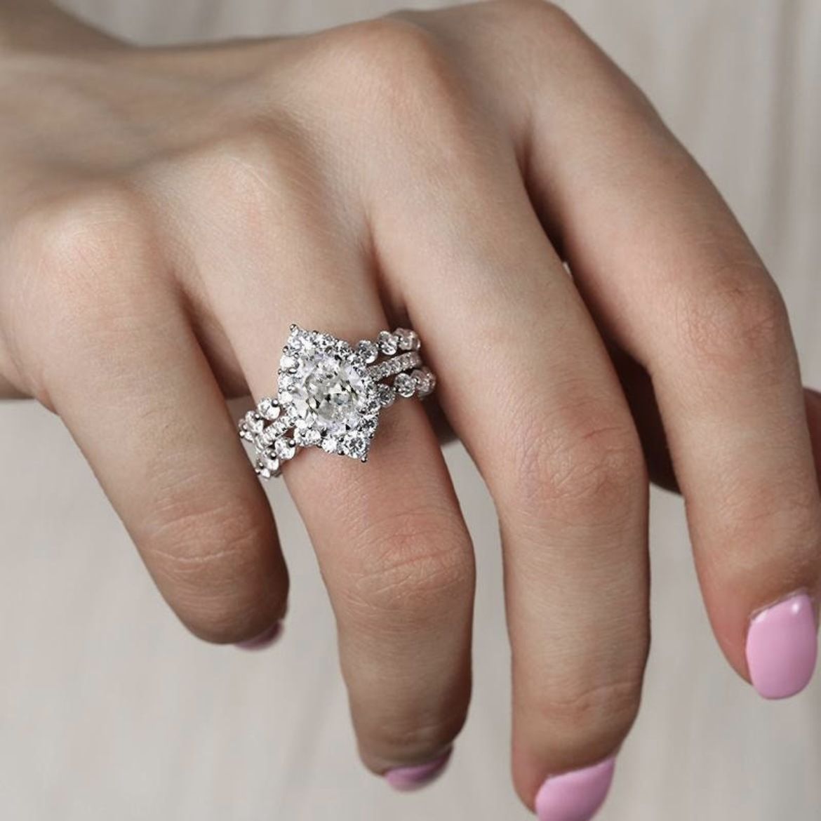 Ladies' Wedding Party Accessories, Engagement Ceremony Temperament, Jewelry, Lightweight Luxury Oval Zirconia Inlaid Luxury Three-layer Ring