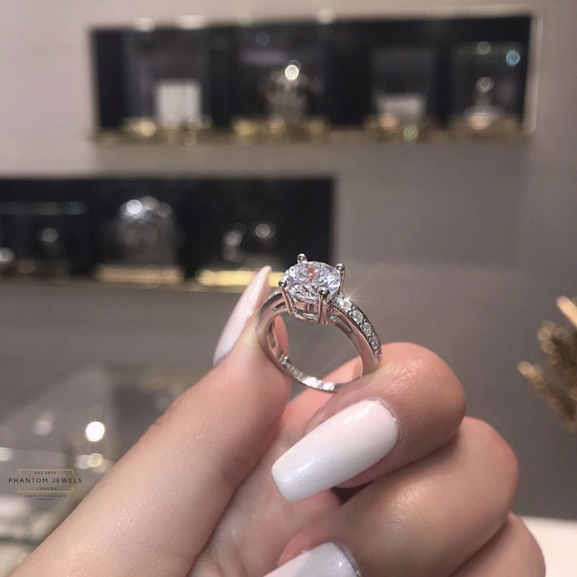 Luxury Crystal Silver Diamond Ring Beautiful Women's Fashion Ring Wedding Jewelry